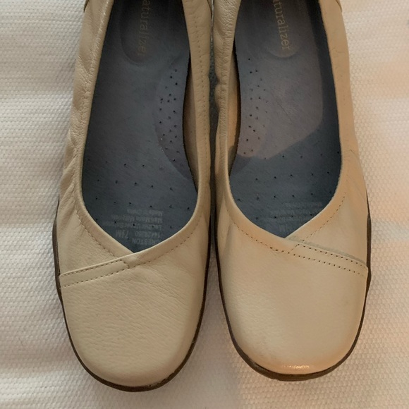 Naturalizer shoes - Picture 2 of 2